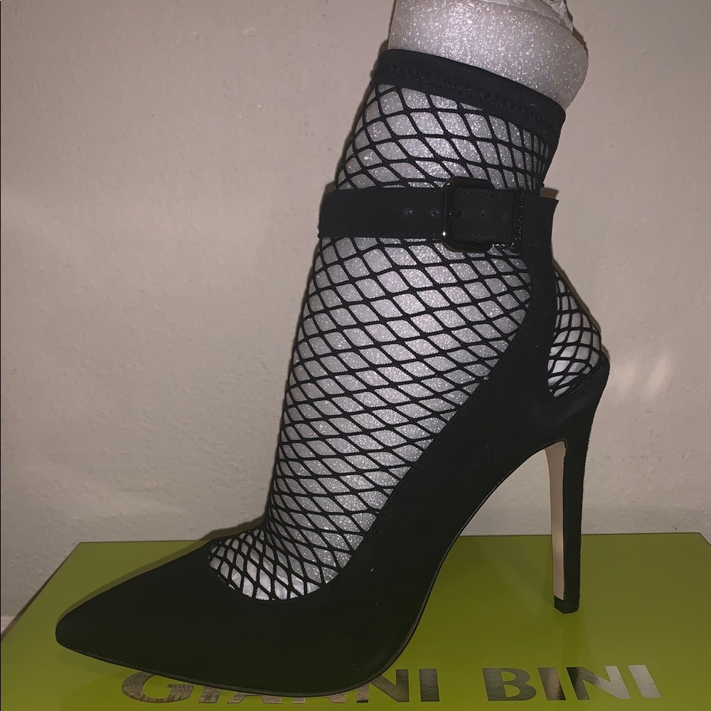 Gianni Bini fish net heel!